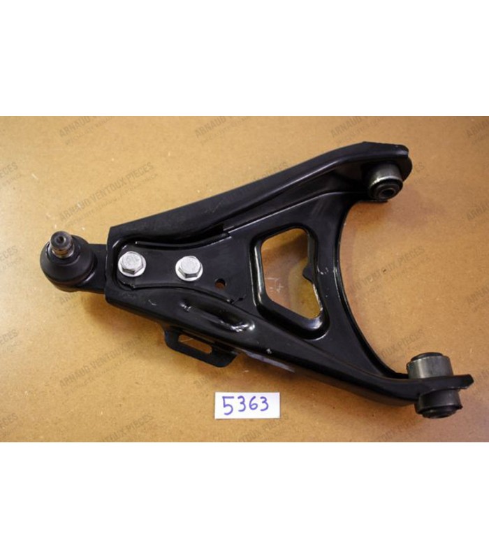 Left suspension wishbone - 1