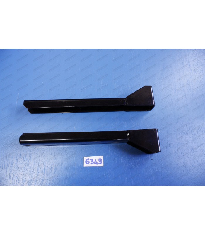 Paire de tirant moteur inférieur droit et gauche: Traverse AR / bloc moteur - 1600cc - réf 7700500066 + 7700500067 - 1