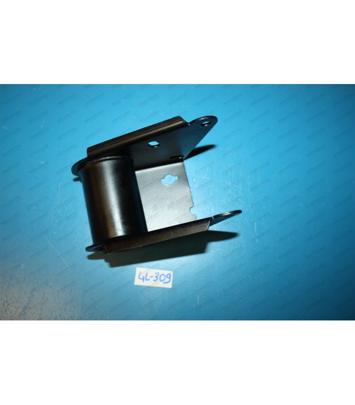 Support de bras extérieur droit avec silentbloc - réf 832029900 - 2