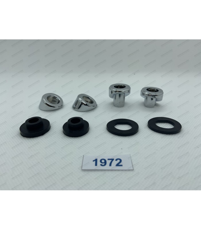 Pair of wiper shaft rubber seals with chromed plastic spacer - 2