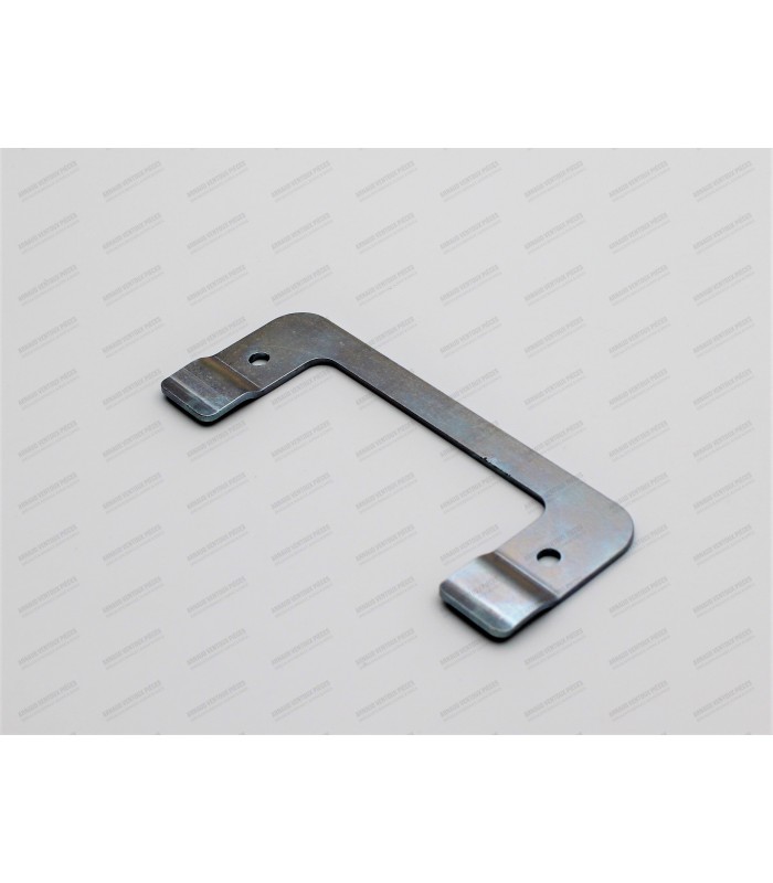 Interior handle fixing bracket for door closure