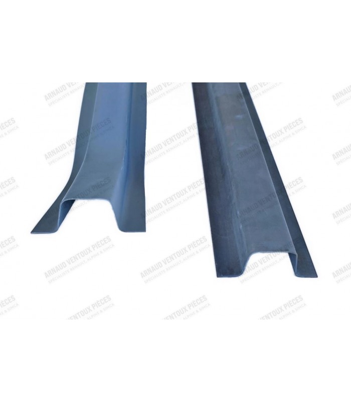 Pair of front spar under door - 2