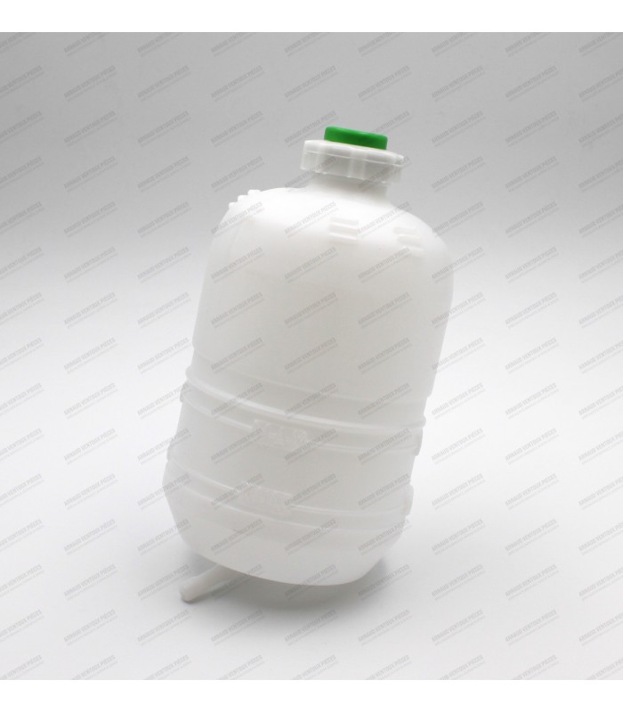 Plastic expansion tank with cap - 1