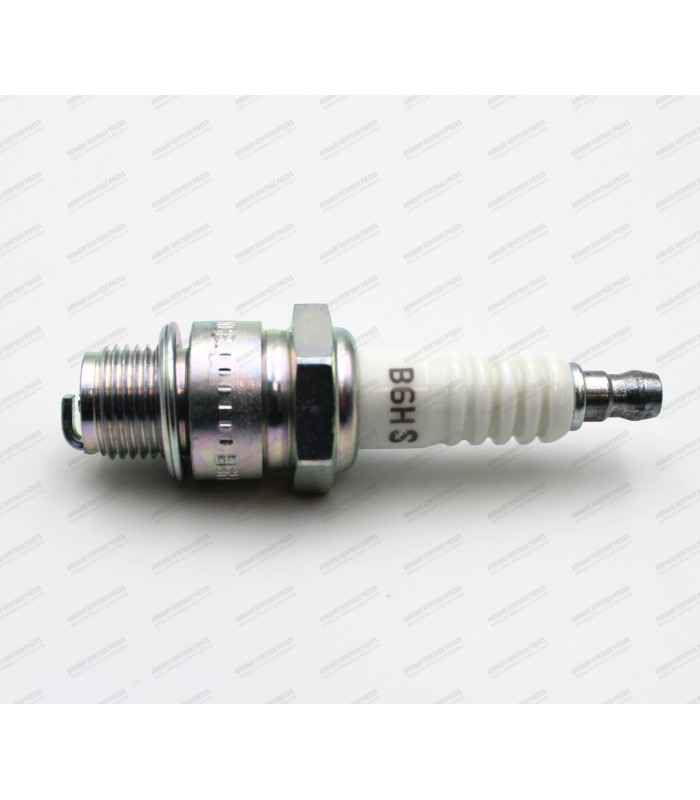 NGK spark plug - R8S 1136 (engine 689) - 3