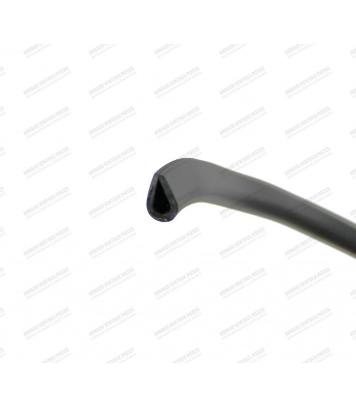 Adaptable black plastic gutter strip (Sold by the meter)