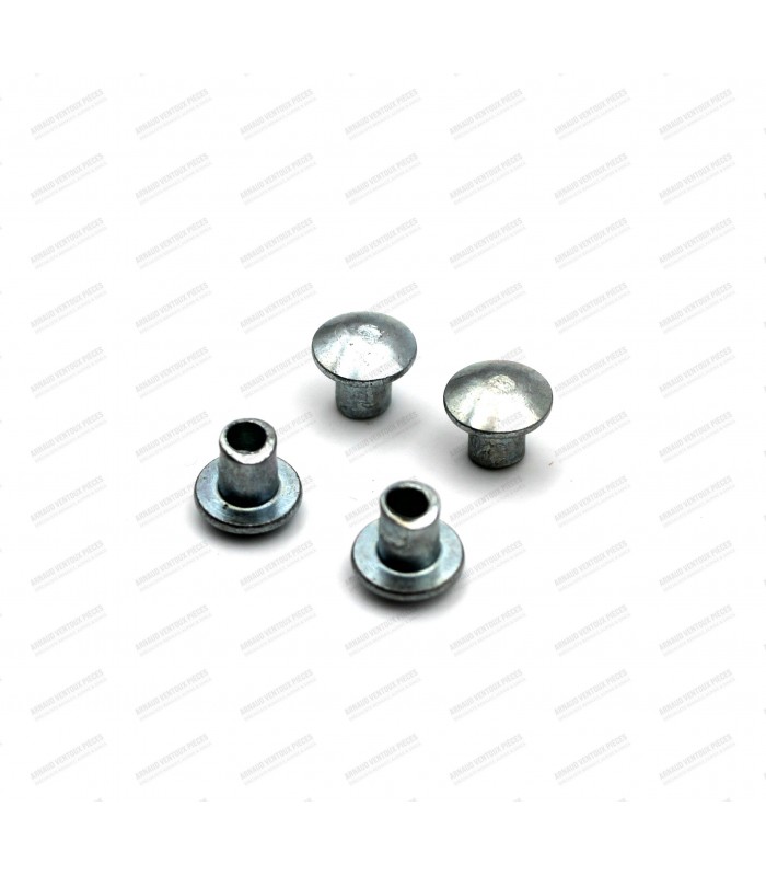 Pair of front door deflector seals (right and left)